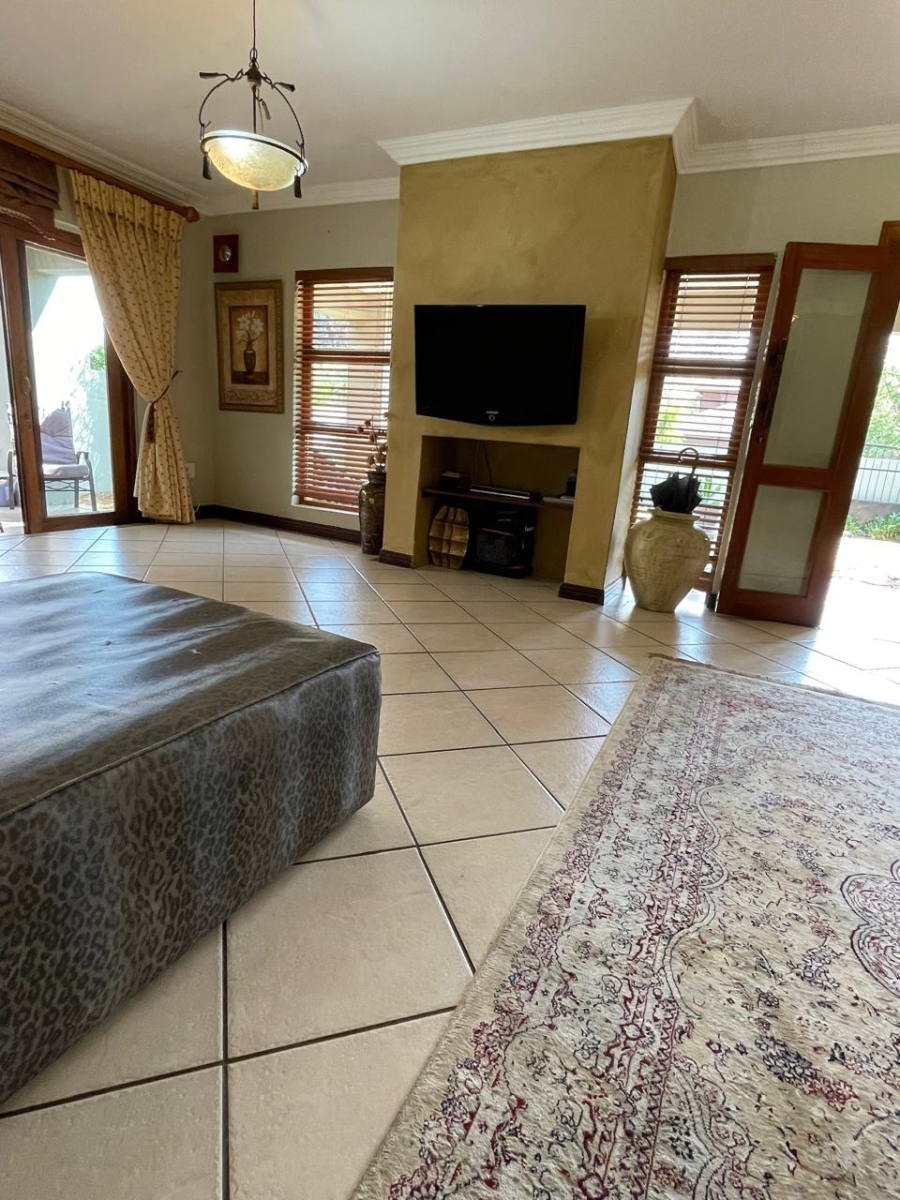 5 Bedroom Property for Sale in Xanadu Eco Park North West